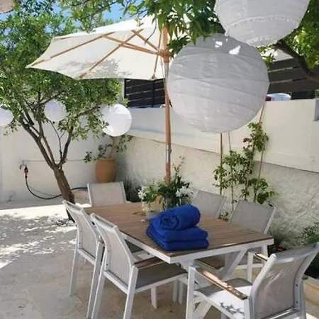 Beautiful House In The 펜션 아르고스톨리온