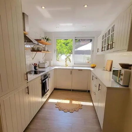 Vakantiehuis Beautiful House In The