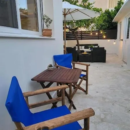 Beautiful House In The בית נופש ארגוסטולי